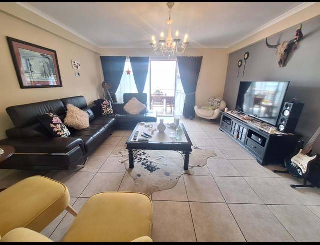2 BEDROOM APARTMENT FOR SALE IN HARTENBOS CENTRAL